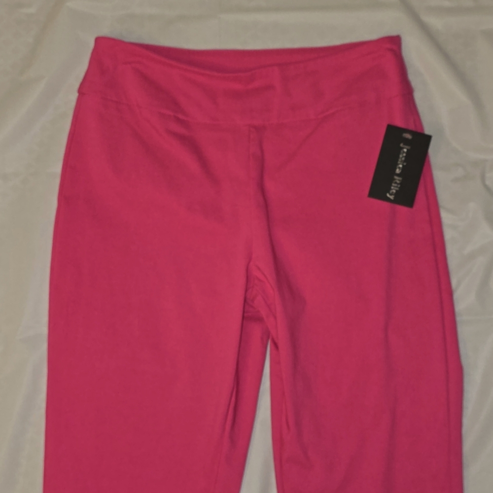 Jessica Riley Stretch Pink Capris with Lace Cutout Small - Picture 2 of 10